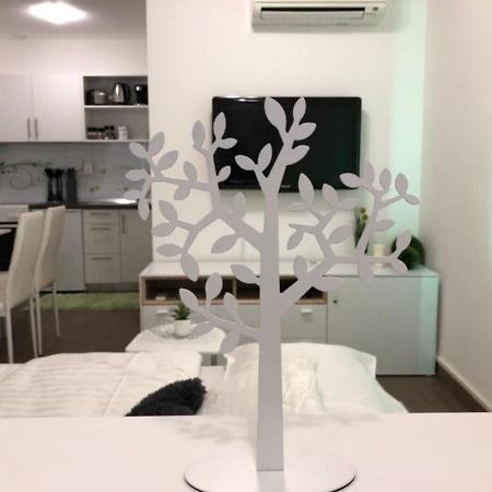 Appartement Modern Center Studio Under The Castle - Free Parking à Ljubljana Extérieur photo