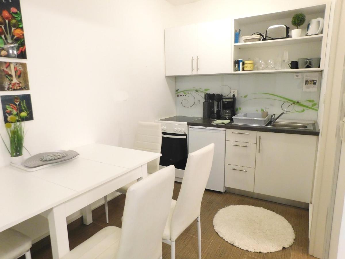 Appartement Modern Center Studio Under The Castle - Free Parking à Ljubljana Extérieur photo