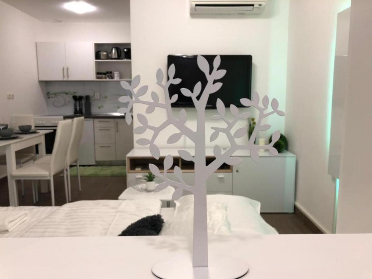 Appartement Modern Center Studio Under The Castle - Free Parking à Ljubljana Extérieur photo